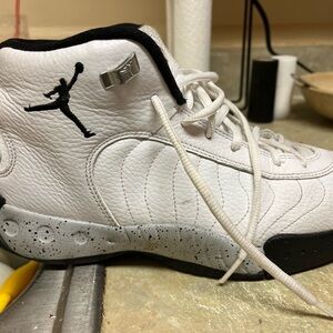 Mens White Jordans worn maybe 4 times indoors